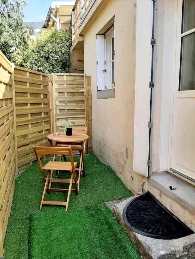 Logement Independant Avec Exterieur Privatif Et Cloture 梅尔河畔的巴兹 外观 照片